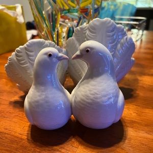 Lladro Kissing Doves  Used- like new, perfect condition. In closed cabinet, 28yo